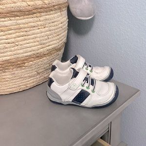 Little Boys stride rite 7W shoe (Toddler)